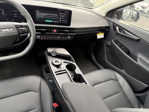 New 2026 Kia EV6 Wind RWD image 18