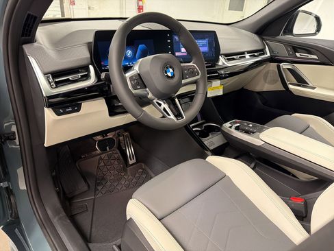 New 2026 BMW X2 xDrive28i w/ M Sport Package AWD/4WD image 4