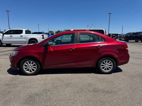 Used 2017 Chevrolet Sonic LT w/ Convenience Package FWD image 4