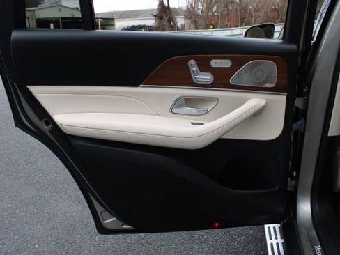 Used 2022 Mercedes-Benz GLS 450 4MATIC image 27