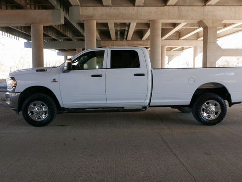 Used 2023 RAM 2500 Tradesman w/ Chrome Appearance Group image 21