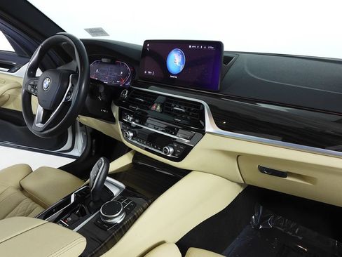 Used 2023 BMW 530i RWD image 13