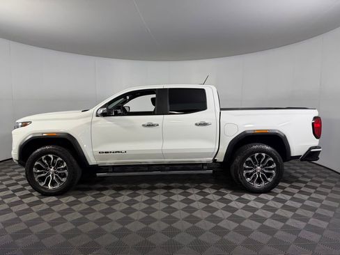 Used 2023 GMC Canyon Denali image 10