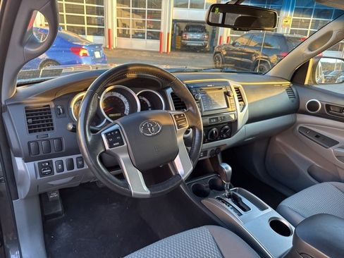Used 2013 Toyota Tacoma 4x4 Access Cab image 12