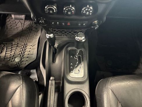 Used 2016 Jeep Wrangler Unlimited Sahara image 14