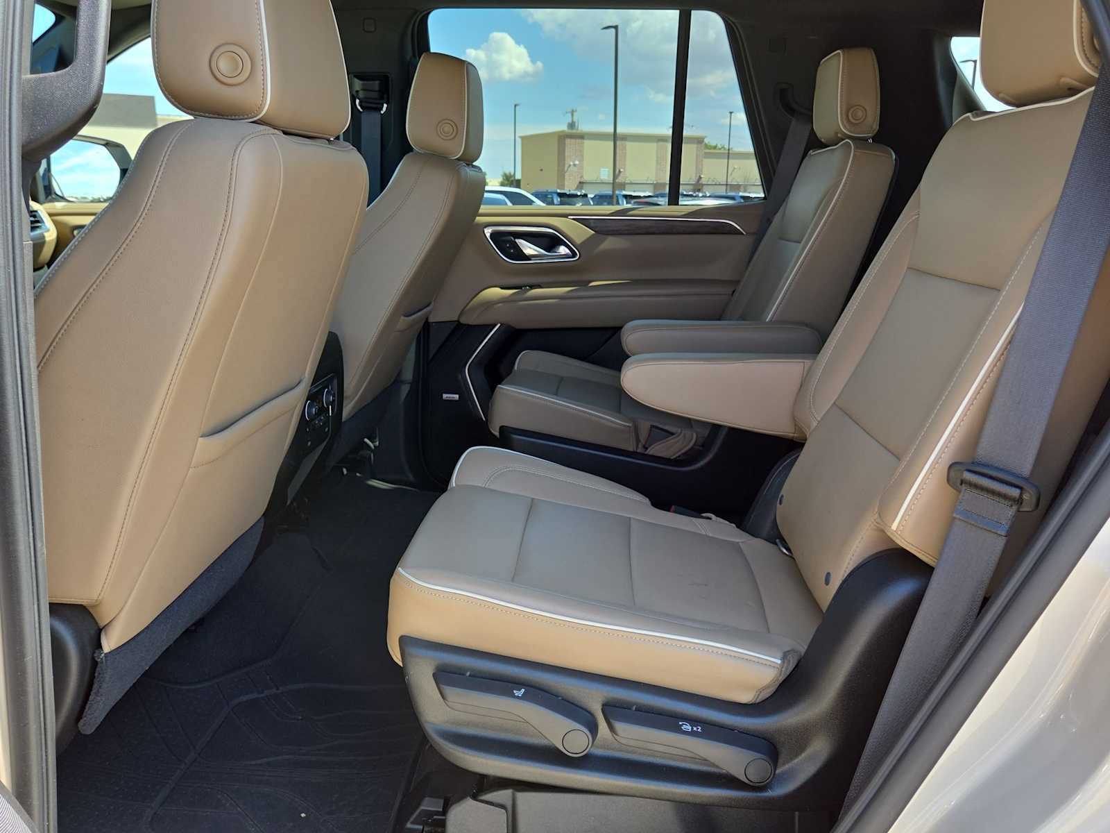 Used 2021 Chevrolet Tahoe Premier RWD image 13