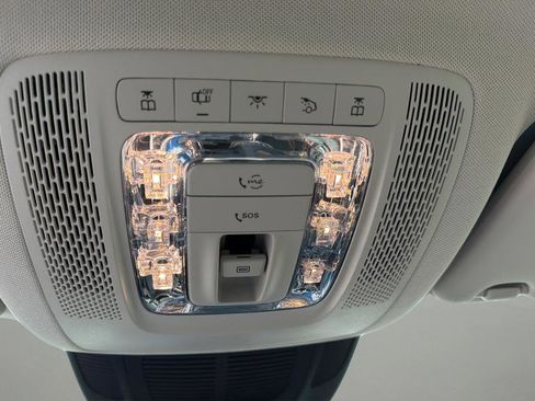 Used 2024 Mercedes-Benz GLS 450 4MATIC image 27