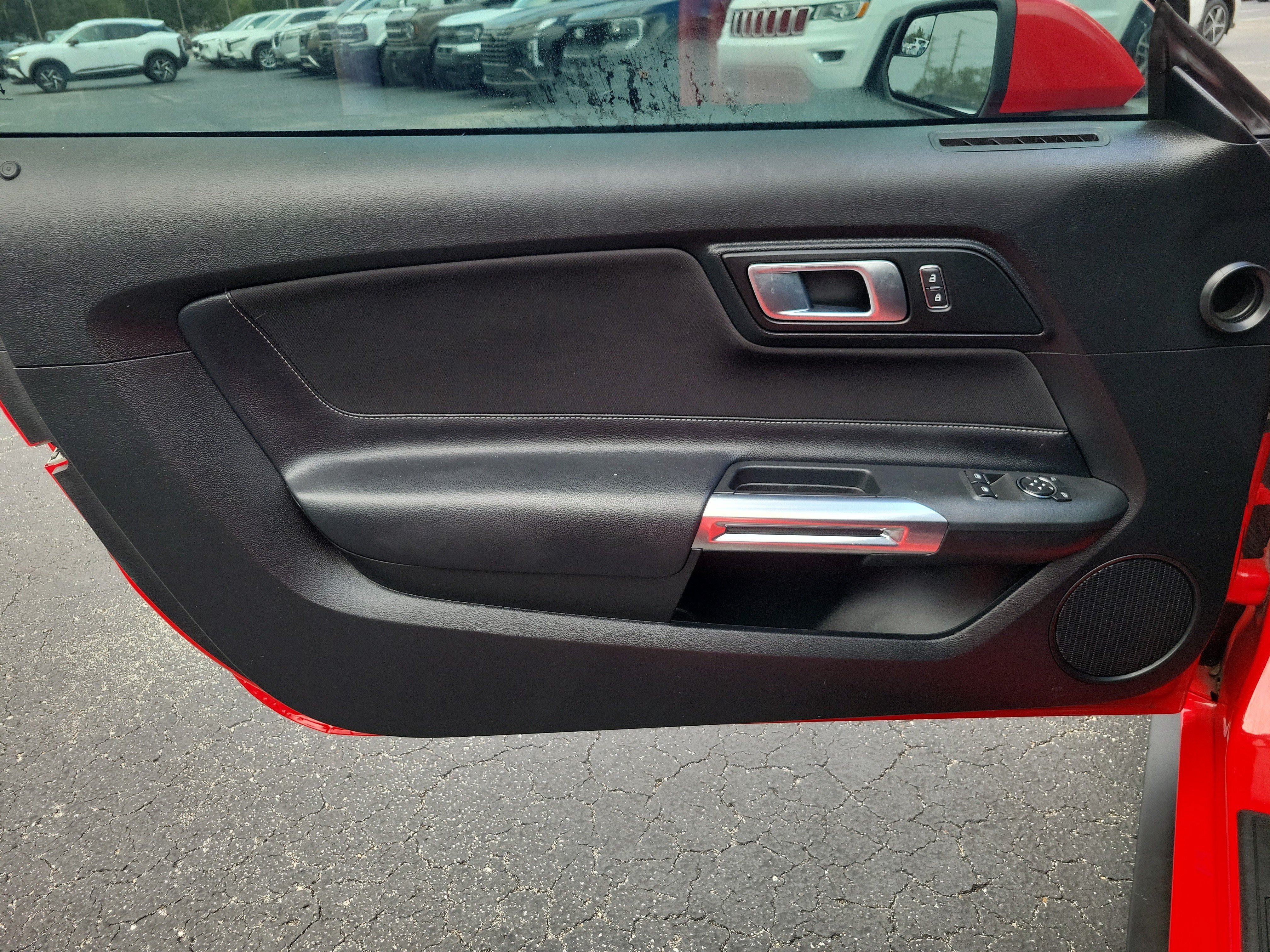 Used 2020 Ford Mustang Coupe RWD image 23