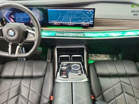 Used 2023 BMW 760i xDrive w/ Executive Package AWD/4WD image 86