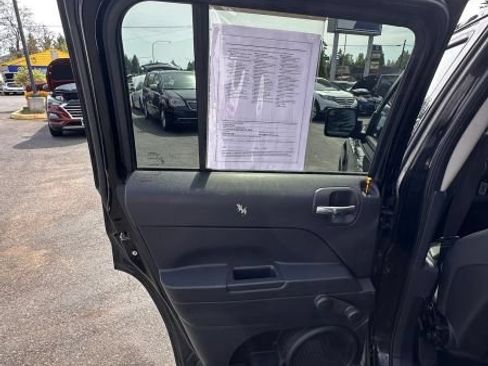 Used 2012 Jeep Patriot Sport FWD image 13