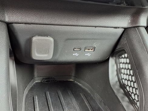 Used 2025 Chevrolet TrailBlazer LT AWD/4WD image 10
