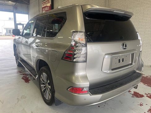 Used 2023 Lexus GX 460 Luxury w/ Accessory Package AWD/4WD image 6
