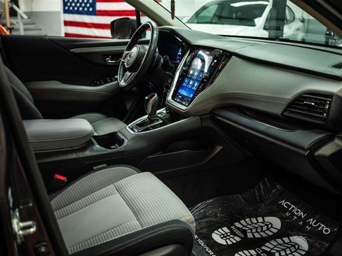 Used 2022 Subaru Outback Premium image 13