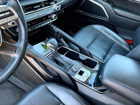 Used 2025 Kia Telluride S FWD image 12