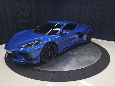 Used 2020 Chevrolet Corvette Stingray Preferred Cpe w/ 2LT Preferred Equipment Group RWD image 9