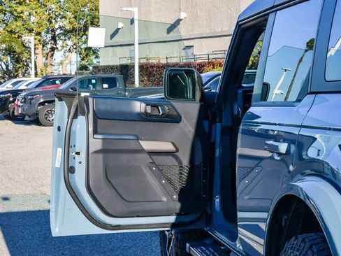 Used 2022 Ford Bronco Outer Banks image 22