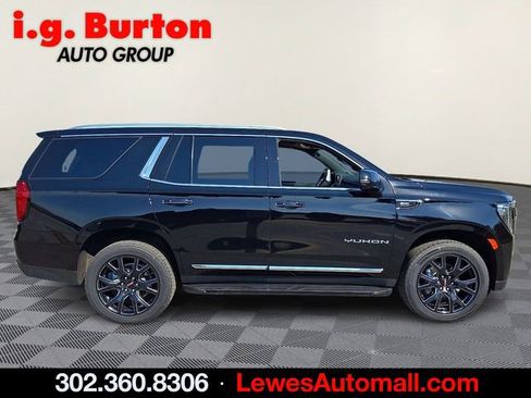 Used 2023 GMC Yukon SLT w/ SLT Premium Package image 7