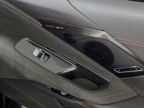 Used 2023 Chevrolet Corvette Stingray w/ Z51 Performance Package image 30