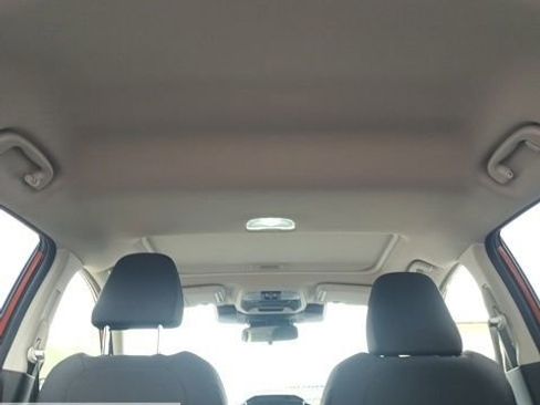 Used 2025 Subaru Crosstrek 2.0i Premium image 34