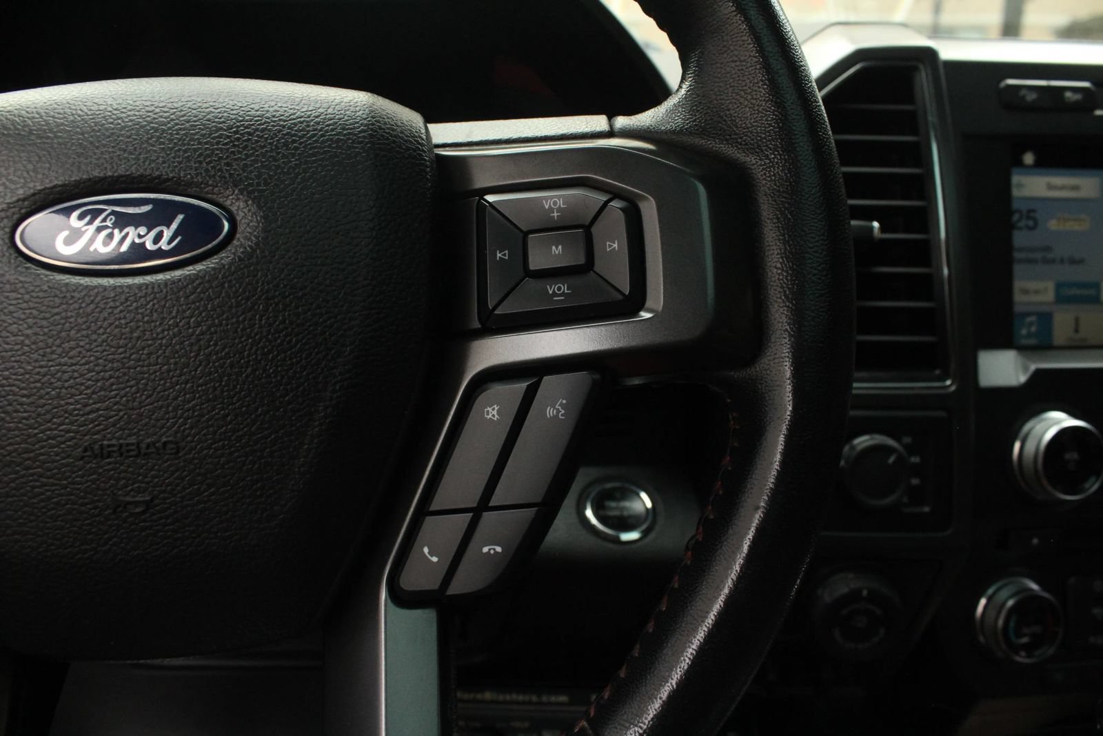 Used 2017 Ford F150 Lariat w/ Equipment Group 502A Luxury AWD/4WD image 31