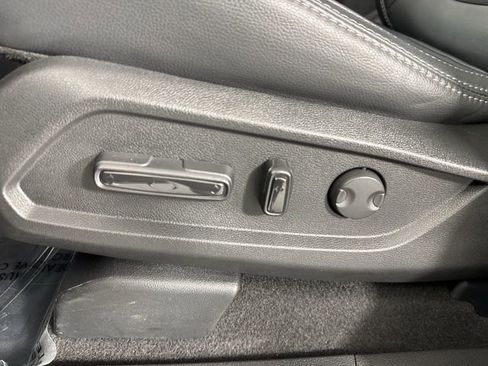 Used 2025 Honda Pilot Touring image 23