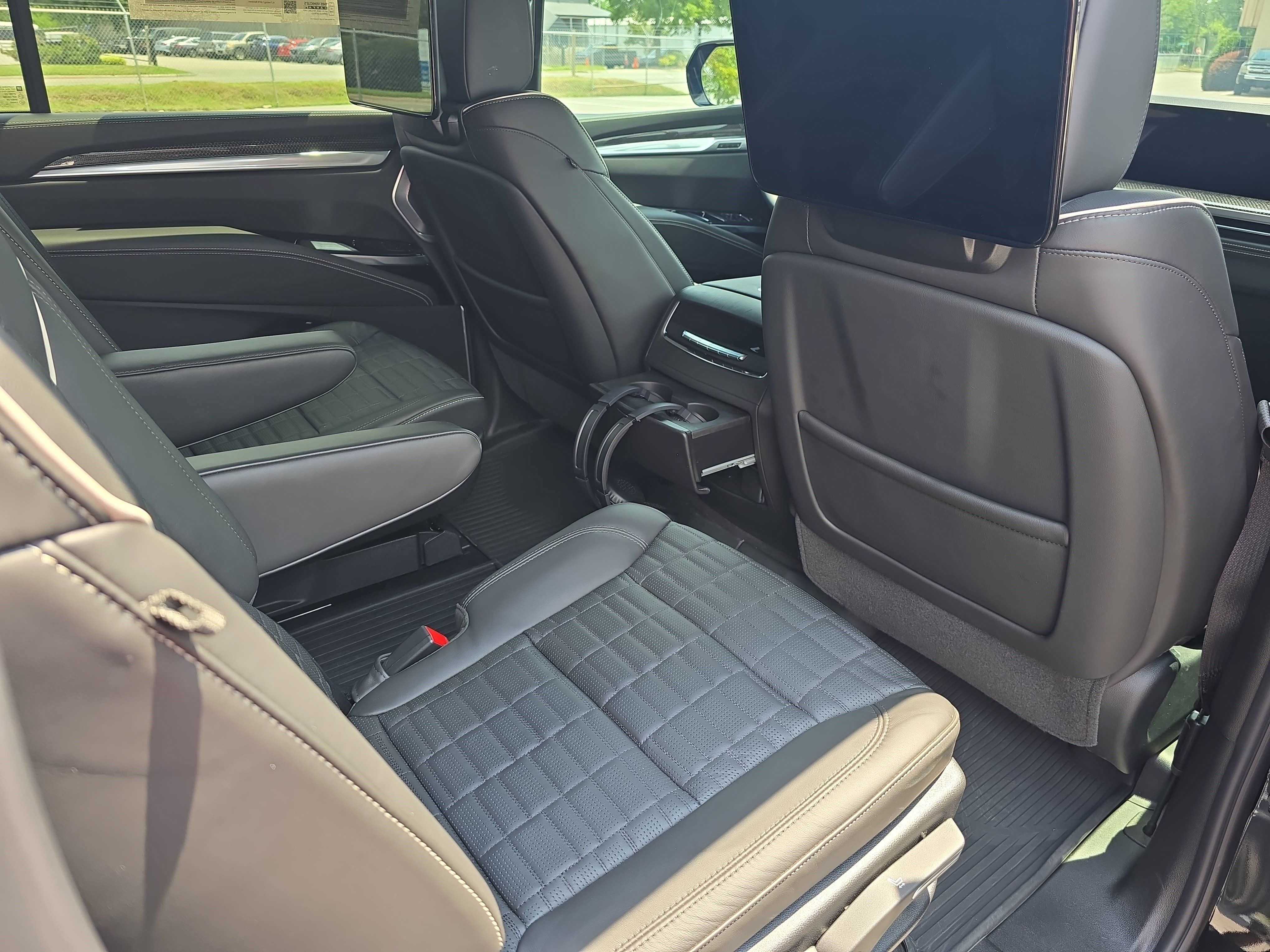 Certified 2026 Cadillac Escalade ESV V AWD/4WD image 11
