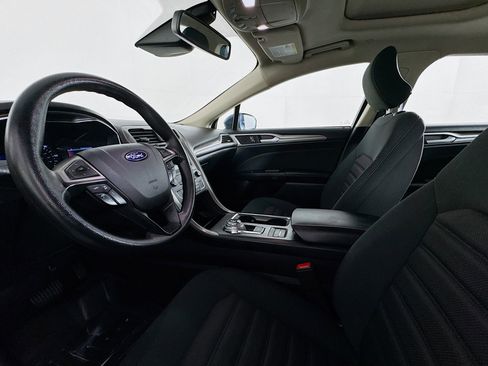 Used 2019 Ford Fusion SE FWD image 21