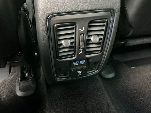 Used 2022 Jeep Grand Cherokee Limited image 26