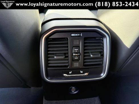 Used 2018 Porsche Macan image 16