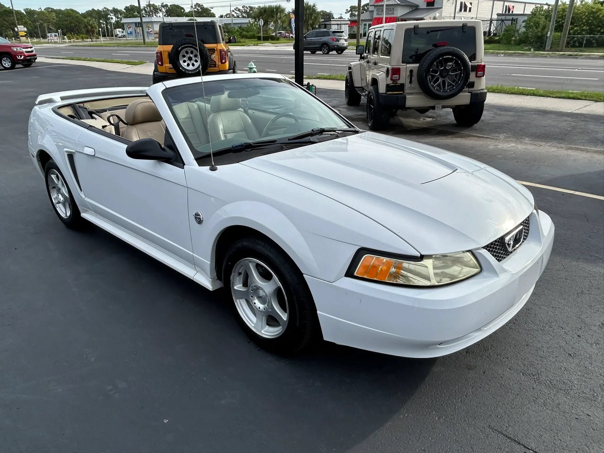 Used 2004 Ford Mustang Convertible RWD image 6