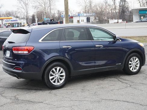 Used 2017 Kia Sorento LX image 7