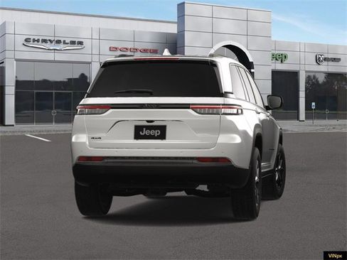 New 2025 Jeep Grand Cherokee Laredo image 14