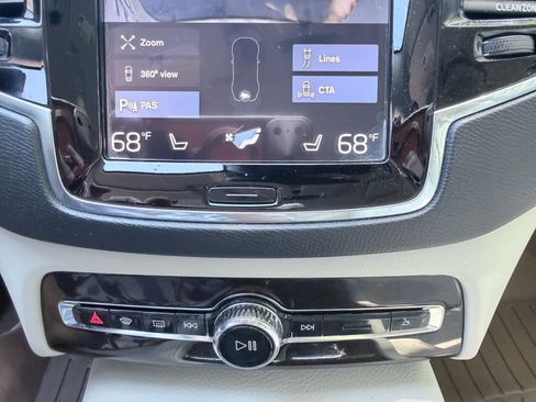 Used 2016 Volvo XC90 T6 Momentum w/ Momentum Plus Package AWD/4WD image 17