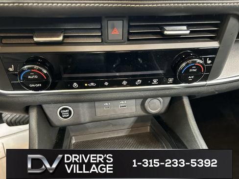 Used 2023 Nissan Rogue SV w/ SV Premium B Package AWD/4WD image 16