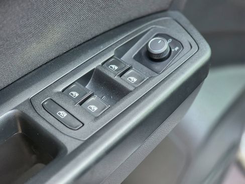 Used 2018 Volkswagen Atlas S image 31