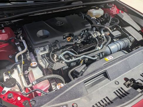 Used 2022 Toyota Camry XLE image 21