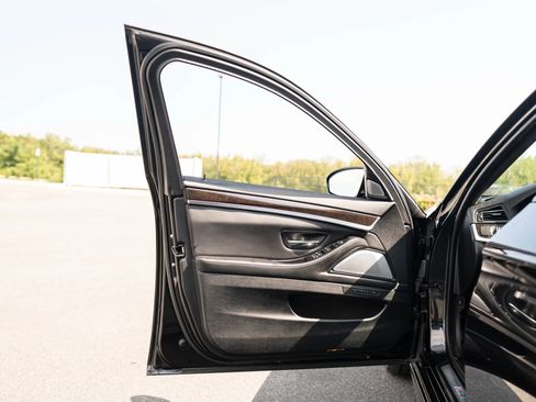 Used 2013 BMW M5 w/ Executive Pkg image 49