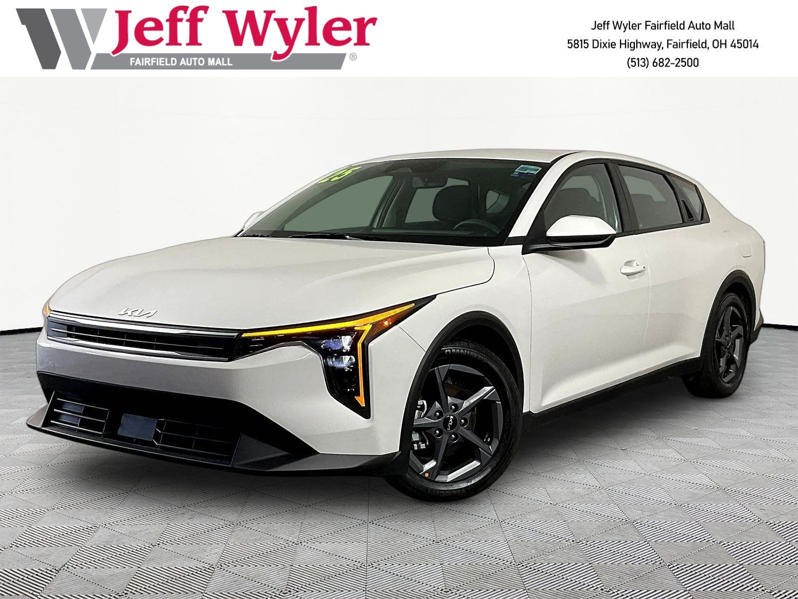 Certified 2025 Kia K4 FWD image 1