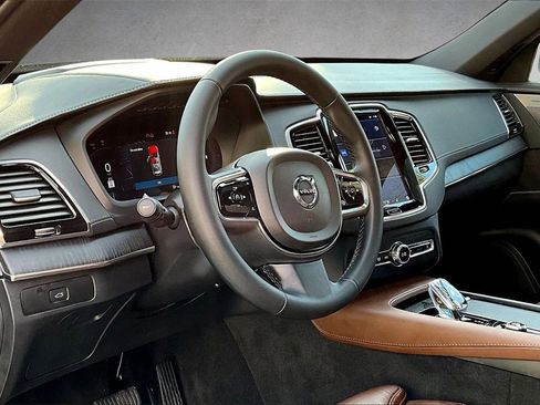 Used 2024 Volvo XC90 B6 Ultimate w/ Protection Package Premier image 17