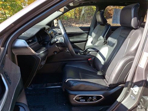 Used 2022 Jeep Grand Cherokee Overland w/ Adv Protech Group III image 14