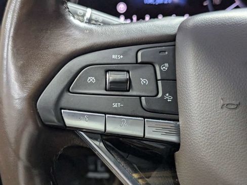 Used 2021 Cadillac Escalade ESV Premium Luxury AWD/4WD image 22