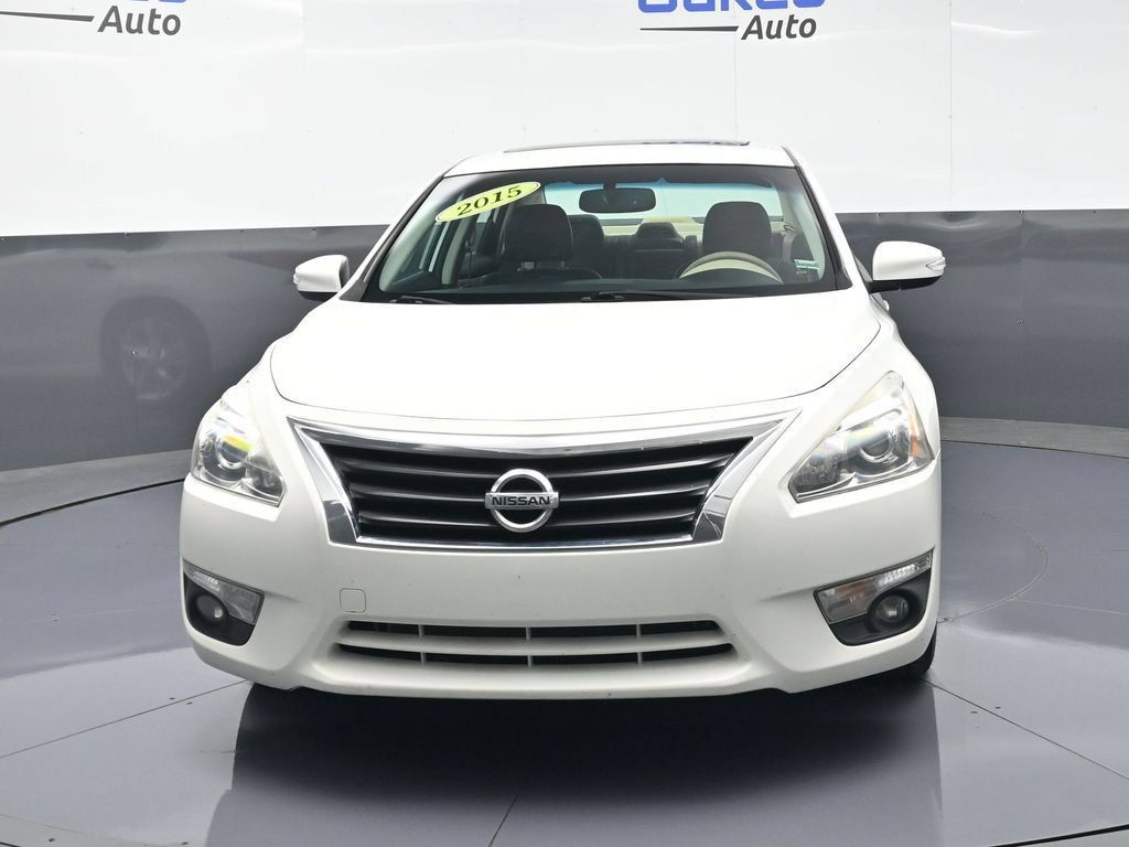 Used 2015 Nissan Altima 2.5 SV w/ Convenience Package FWD image 2
