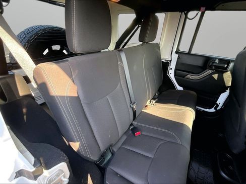 Used 2018 Jeep Wrangler Unlimited Sport AWD/4WD image 17