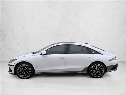 Used 2025 Hyundai Ioniq 6 Limited image 9
