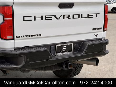 Used 2024 Chevrolet Silverado 2500 ZR2 w/ Technology Package AWD/4WD image 6