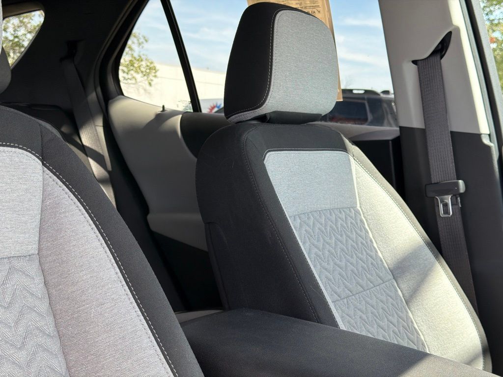 Used 2023 Chevrolet Equinox LT w/ Driver Convenience Package AWD/4WD image 27