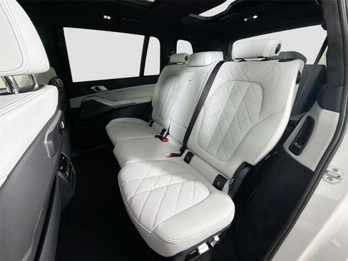 New 2027 BMW X7 xDrive40i AWD/4WD image 23