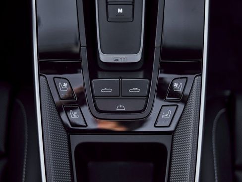 Used 2022 Porsche 911 Turbo S image 63