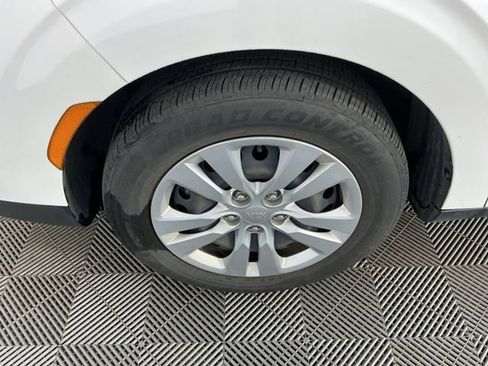 Used 2020 Kia Soul LX image 9