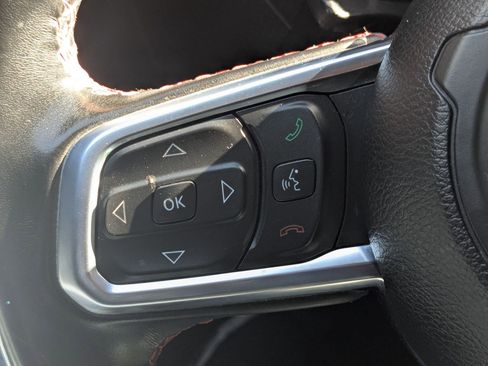 Used 2021 Jeep Wrangler Unlimited Rubicon AWD/4WD image 19